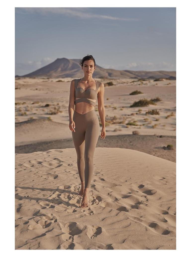 Женский комплект одежды для йоги и пилатеса Cross-Border: Штаны для йоги с высокой талией и мягкий спортивный бюстгальтер.