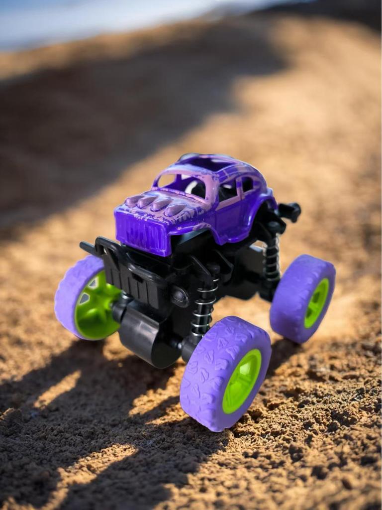 «Вращающаяся инерционная трюковая машинка — ударопрочная внедорожная игрушка для детей»