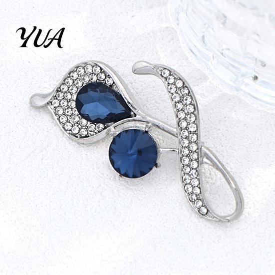 Metal Lapel Pin Women Rhinestone Flower Brooch Pin, Sparkling Floral Daily Wear Jewelry Decorative Accessory for Coats Dresses Suits Badge