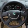 Ручной работы Черный Искусственная Кожа Чехол на Руль Автомобиля Для Skoda Octavia 2009-2013 Citigo 2011-2012 Roomster Fabia