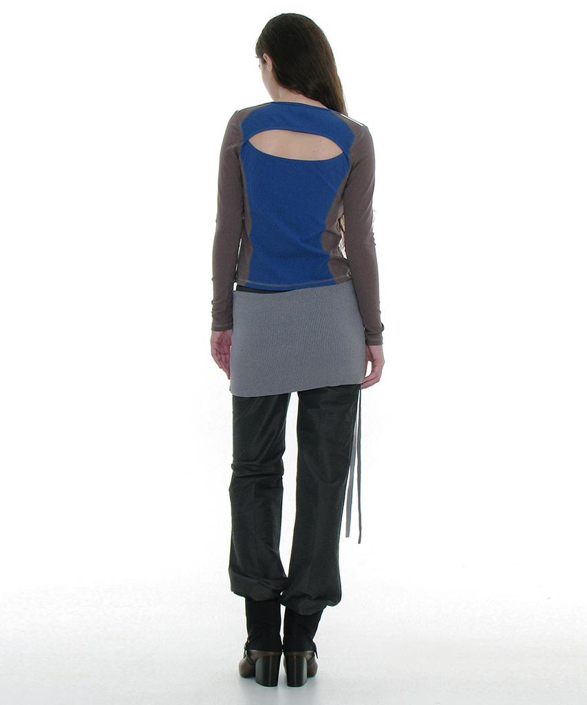 PARTIMENTO WOMEN Cut-Out V-Neck Colorblock Long Sleeve Tee_Blue