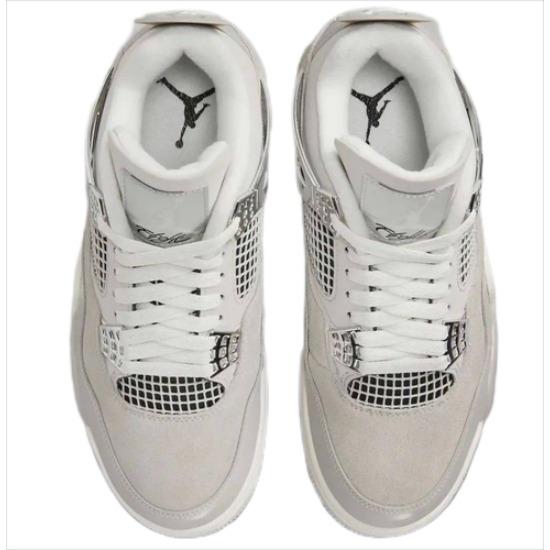 Женский размер Air Jordan 4 Retro Frozen Moments AQ9129-001