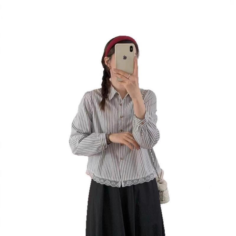 Женская полосатая блузка с кружевной отделкой Весна 2025 - Корейский стиль, Свободный крой, Высокое качество, Для миниатюрных
