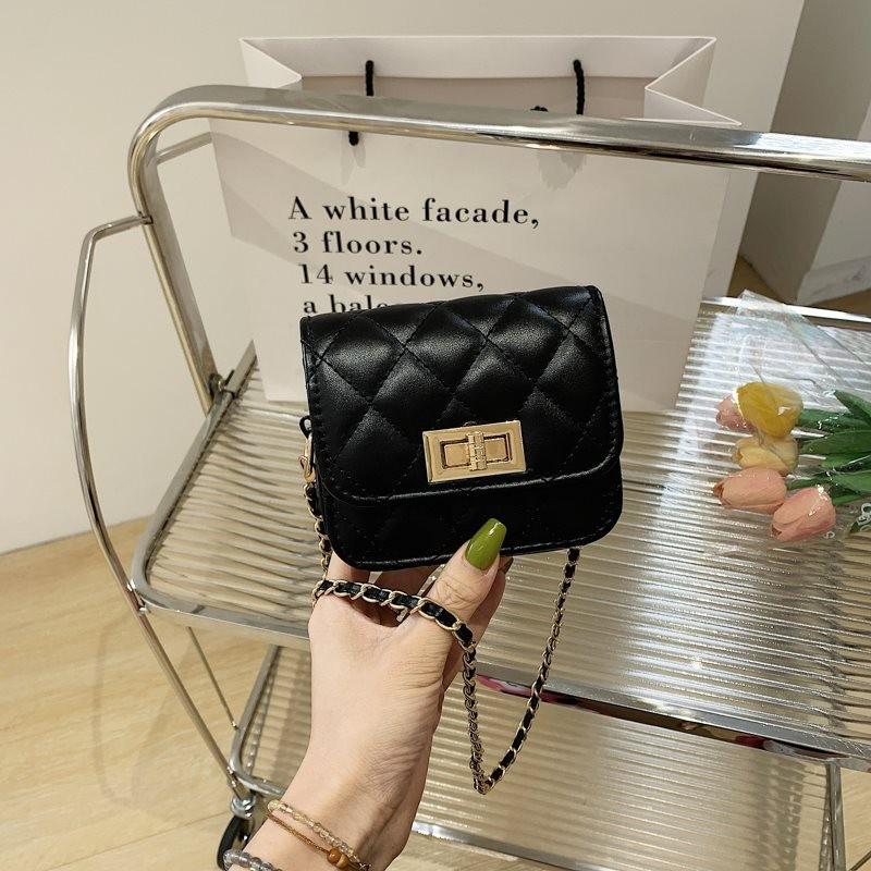 Stylish Chain Crossbody Bag For Women Vintage Checkered Design Soft Pu Leather