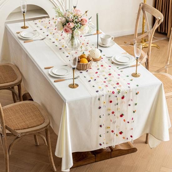 Вышитая скатерть-дорожка Вышитый цветок Тюлевая скатерть-дорожка Весна Лето
