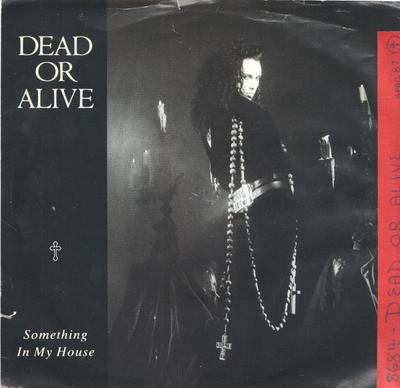 7-дюймовая пластинка DEAD OR ALIVE Something In My House 3407022 Epic 1986 Канада Танцевальная Электроника Б/у