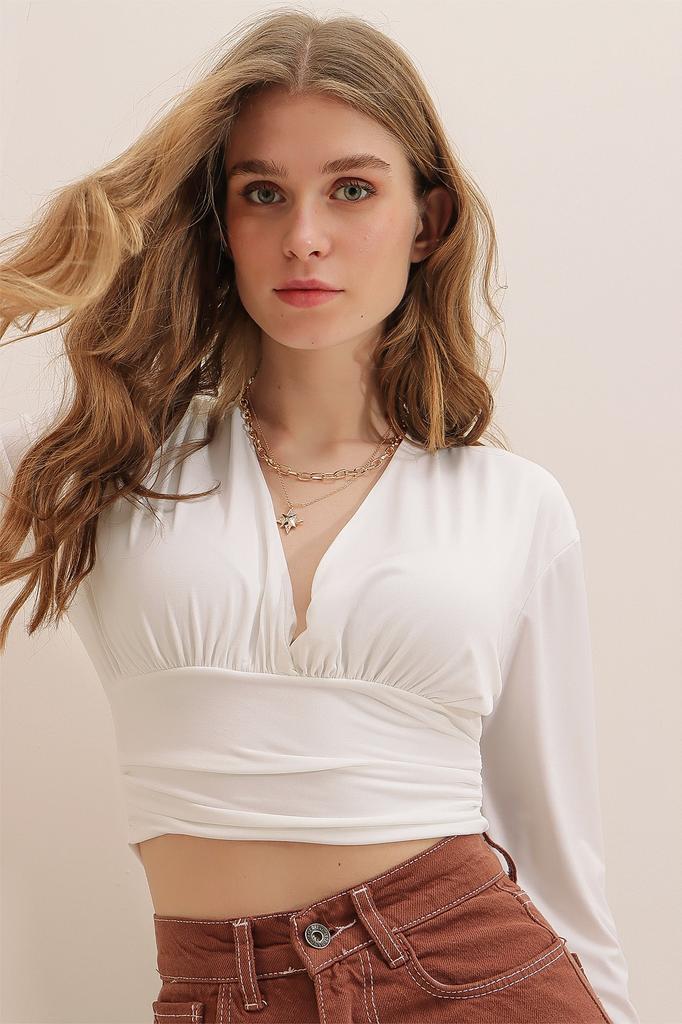 Women's Blouse New Season Fashion Black V-Neck Front and Waist Gathered Sandy Crop Blouse