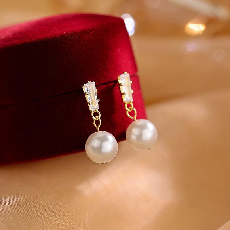 Жемчужные серьги Light Luxury Niche Design New Style для женщин на Новый год