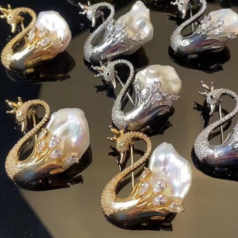 Swan Corsage Shaped Baroque Natural Freshwater Pearl Brooch Simple and Versatile Winter Sweater Accessories