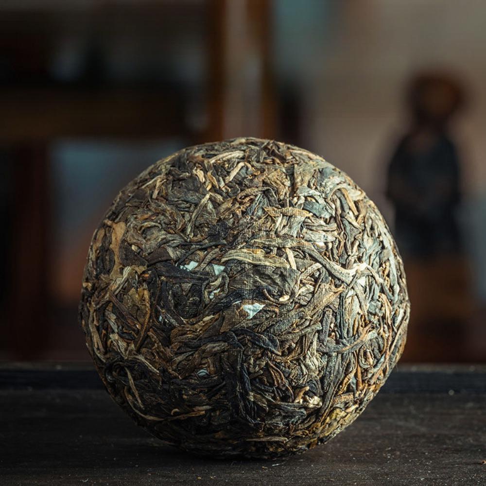 Чай пуэр Sweet Smooth 2021 Spring PuErh ManNuo Panda Tribute Raw Tea Cake 100 г