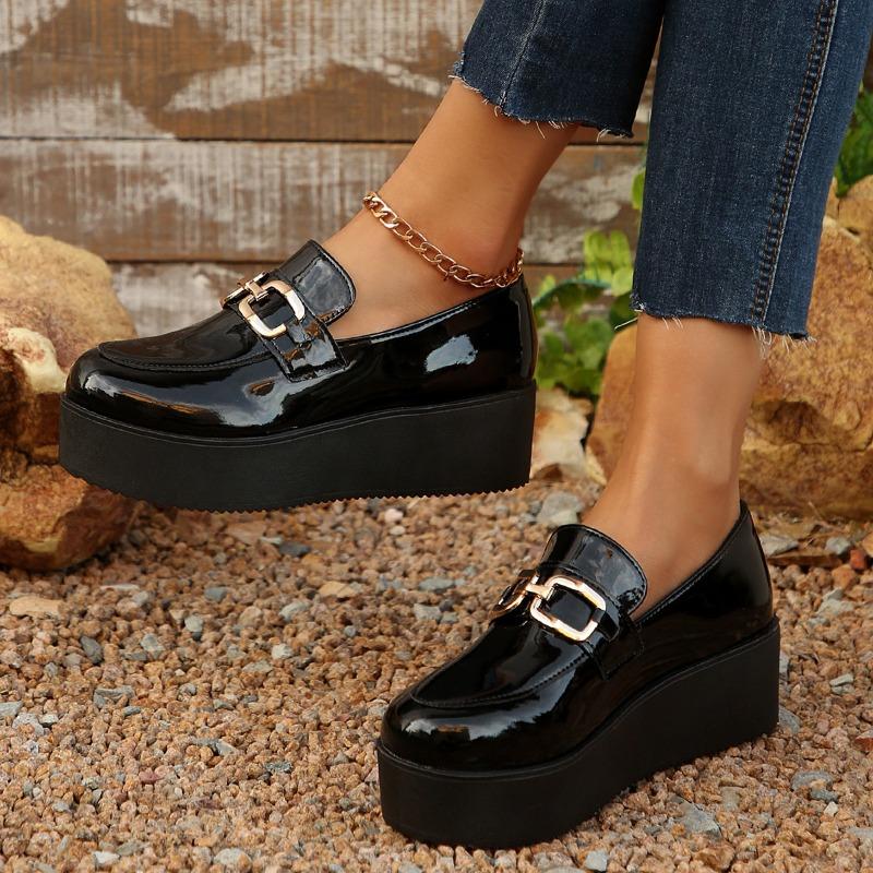 Patent Leather Single Shoes Autumn New Round Toe Deep Mouth Metal Buckle Platform Non-Slip Heeled Loafers