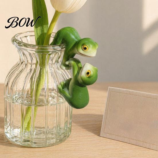Healing Frog Decor for Pots 2Pcs Cute Realistic Pot Hanger Resin Ornaments, Clip-on Climbing Figurine, Figurine Glass Tanks Mini Landscape Succulent