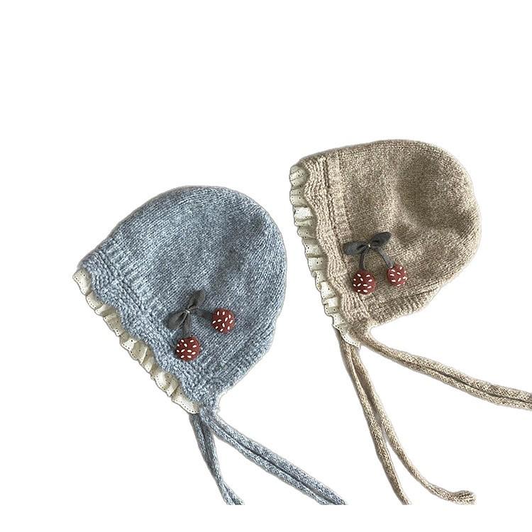 Теплая зимняя шерстяная шапка-ушанка с вязаным кружевным декором для девочек и малышей