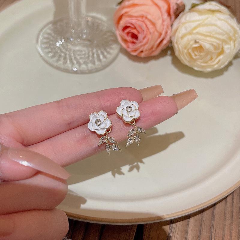 Корейские серьги с цветочным жемчугом из серебра S925 пробы — универсальный и стильный дизайн, вдохновленный лесом