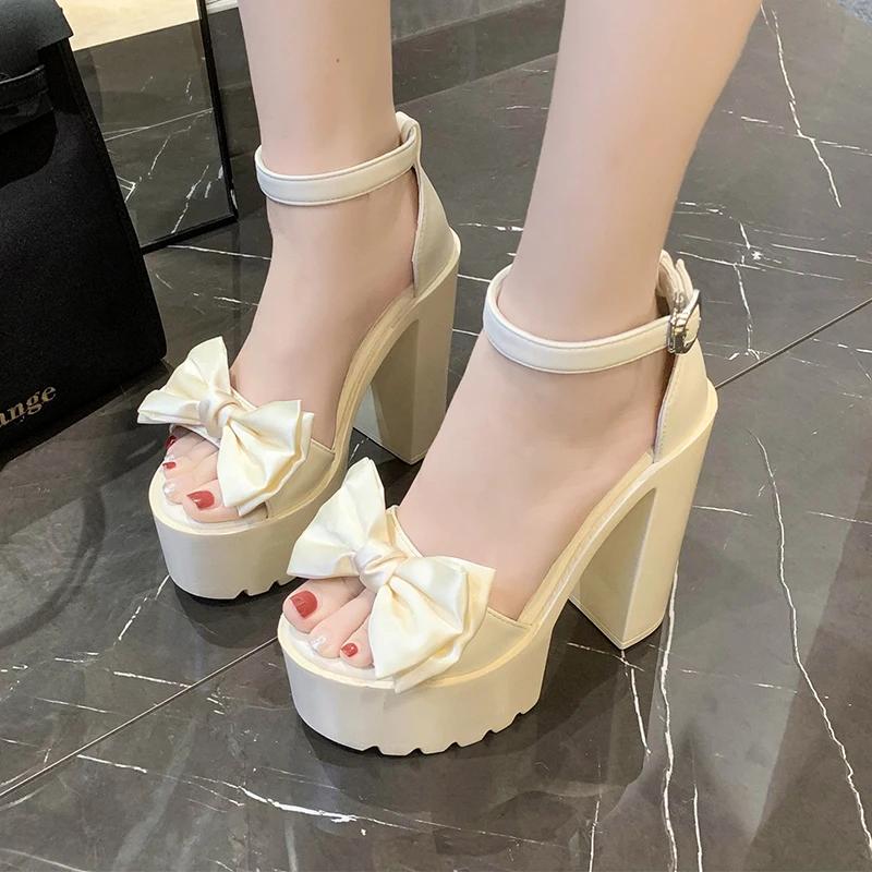 Модные женские сандалии 2025 Новая летняя обувь Тренд Черный Белый Модные сандалии на высоком каблуке с бантом-бабочкой Повседневные сандалии на массивной платформе Женские