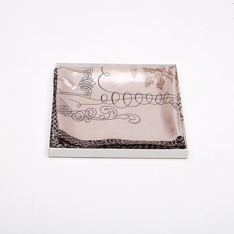 Шёлковый платок с принтом 90 см