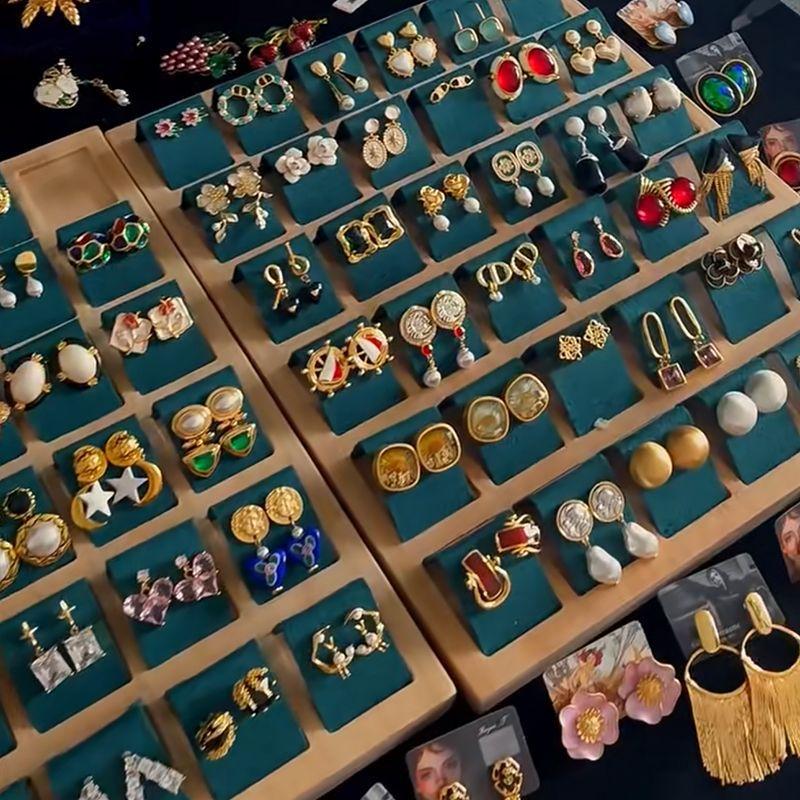 Vintage Medieval Exaggerated Earrings Women, Fashionable Retro High-end Earrings Literary Light Luxury Temperament Earrings