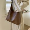 Large Capacity Tote Bag Women's 2025 New Commuter Women's Bag High-end Retro Shoulder Bag Crossbody Bucket Bag
