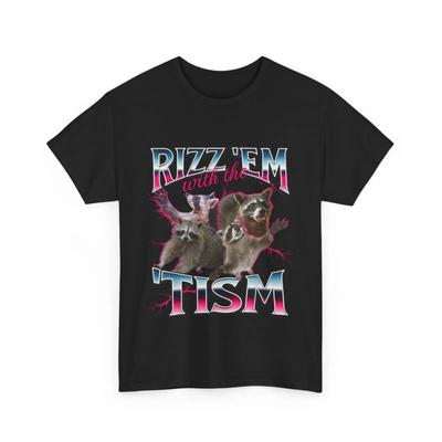 Футболка с енотом и аутизмом Rizz Em With The Tism Мем Аутичный