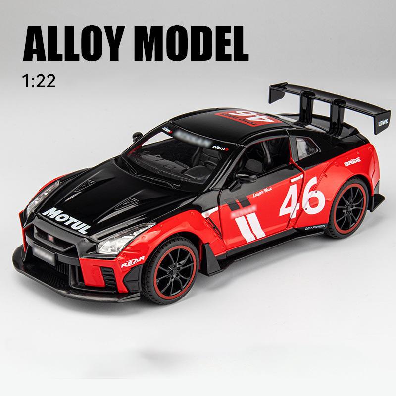 Масштаб 1/24 Nissan GTR, литая под давлением модель автомобиля, игрушечный автомобиль с откатным механизмом, звуком и светом для детей, коллекция подарков для мальчиков и девочек