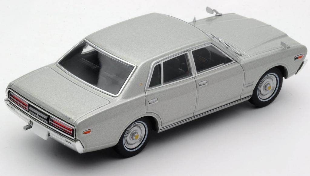 Tomica Limited Vintage Nissan Gloria Super DX Готовая модель LV-N43-05a (Серебряный)