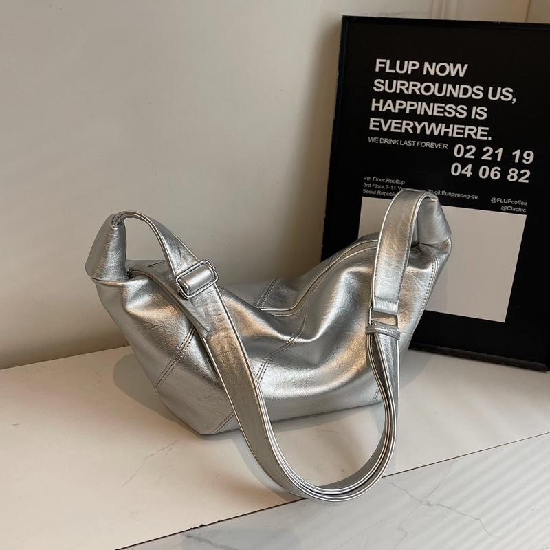 Сумка премиум-текстуры женская большой вместимости 2025 новая модная нишевая дизайнерская сумка-мессенджер дорожная сумка-седло сумка-пельмень