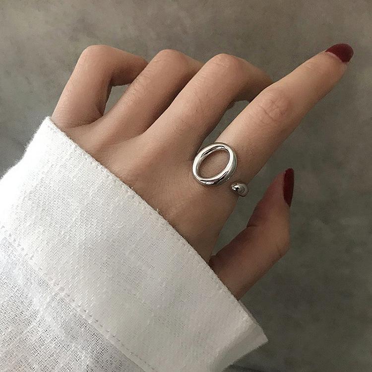 Trendy Minimalist Korean Vintage Stacking Rings for Women - Influencer-Approved Light Luxury Style.
