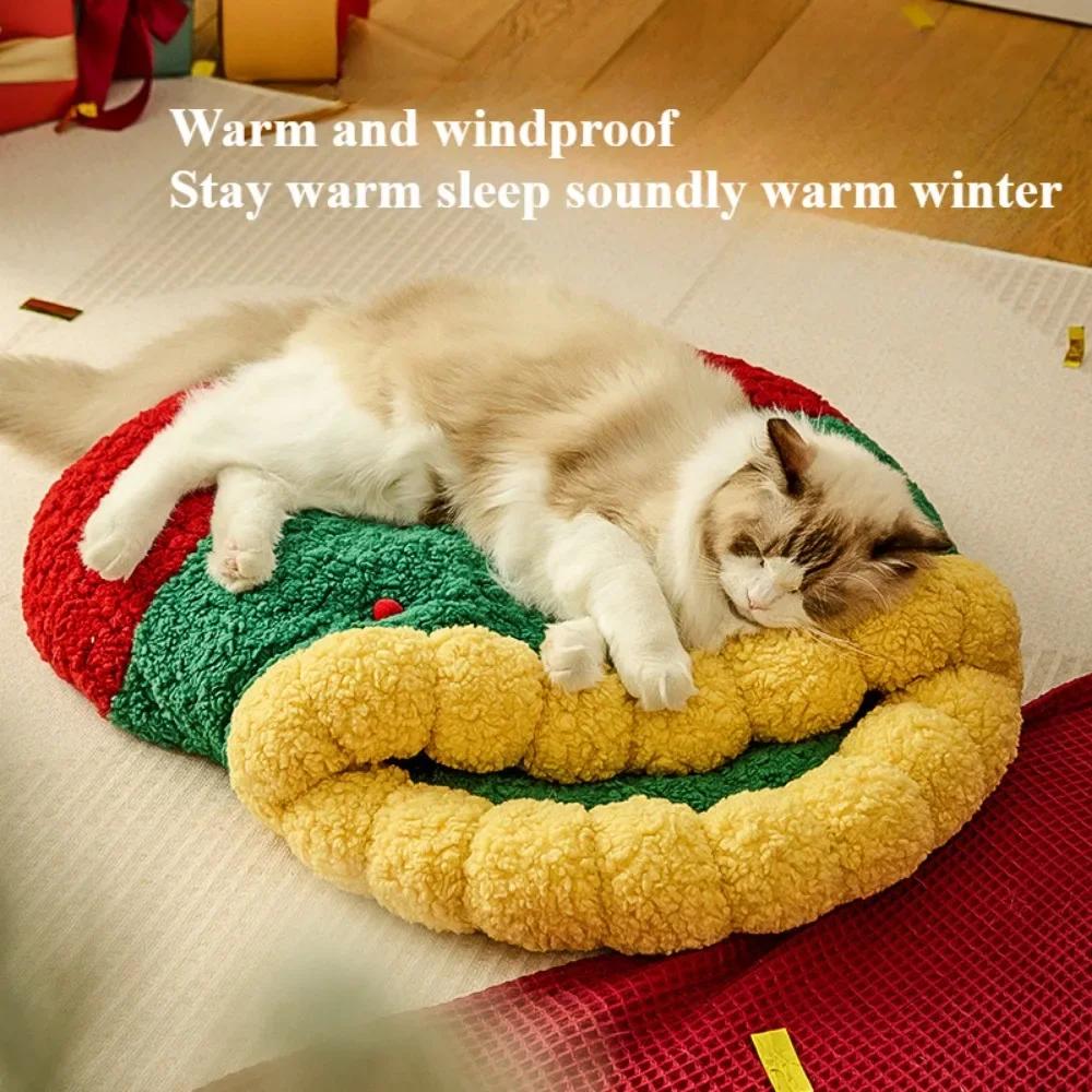 Christmas Tree Triangle Nest Cat and Dog Nests Semi Closed Cats Hole Christmas Sock Nest Winter Thickening Pet Bed Accessories