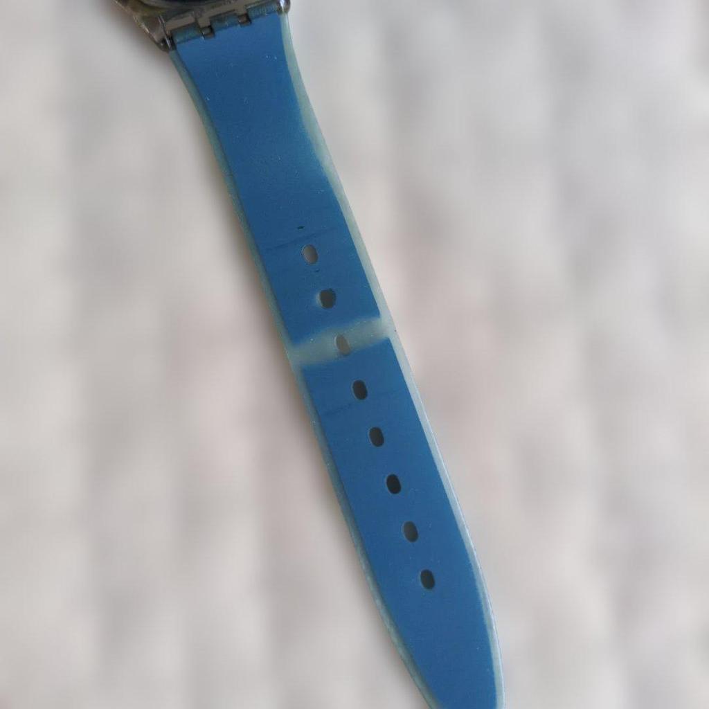 Подержанные кварцевые часы Swatch Синие Батарейка заменена (R8 Июль)