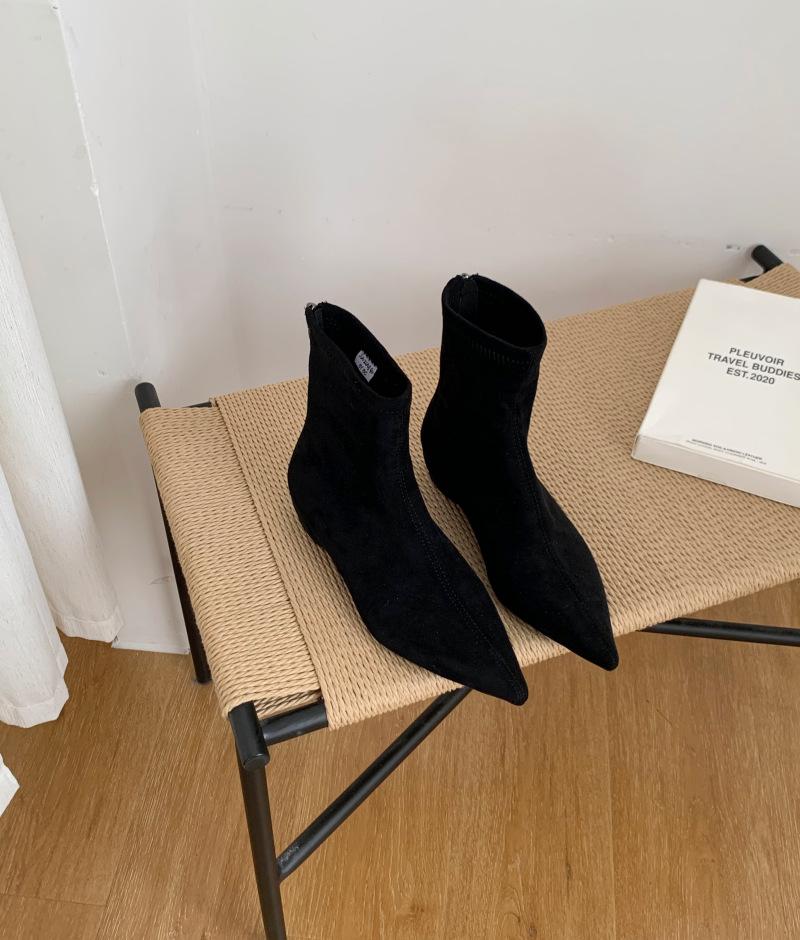 Осень-зима 2025 новая европейская и американская ретро простая матовая замшевая плоская носки ботильоны тонкие ботильоны темпераментные остроносые короткие ботильоны женские