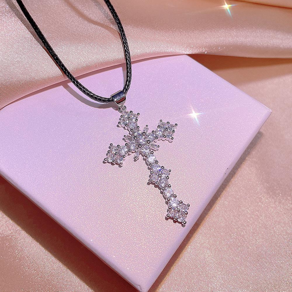 Cross Necklace for Women Simple Ins Cold Style Pendant Trendy Light Luxury Niche Design Clavicle Chain