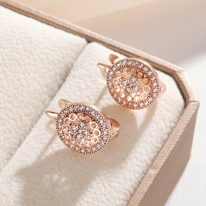 Элегантные серьги-подвески в винтажном стиле с синтетическим цирконием, полый цветочный дизайн, ювелирное украшение для повседневной носки на все сезоны