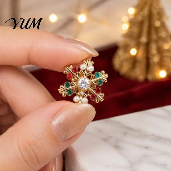 Rhinestone Christmas Jewelry 1 Pair Stud Earrings, Sparkling Faux Crystal Elk Antlers Elegant Studs And Snowflake Colorful Holiday Gifts for