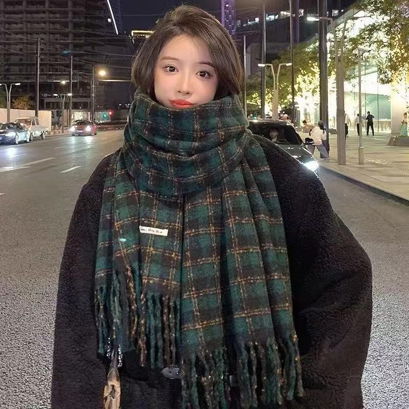 Zhang Ruonan Dark Green Plaid Scarf Women's Winter Warm Versatile Thickened Warm Shawl Dual-purpose Scarf
