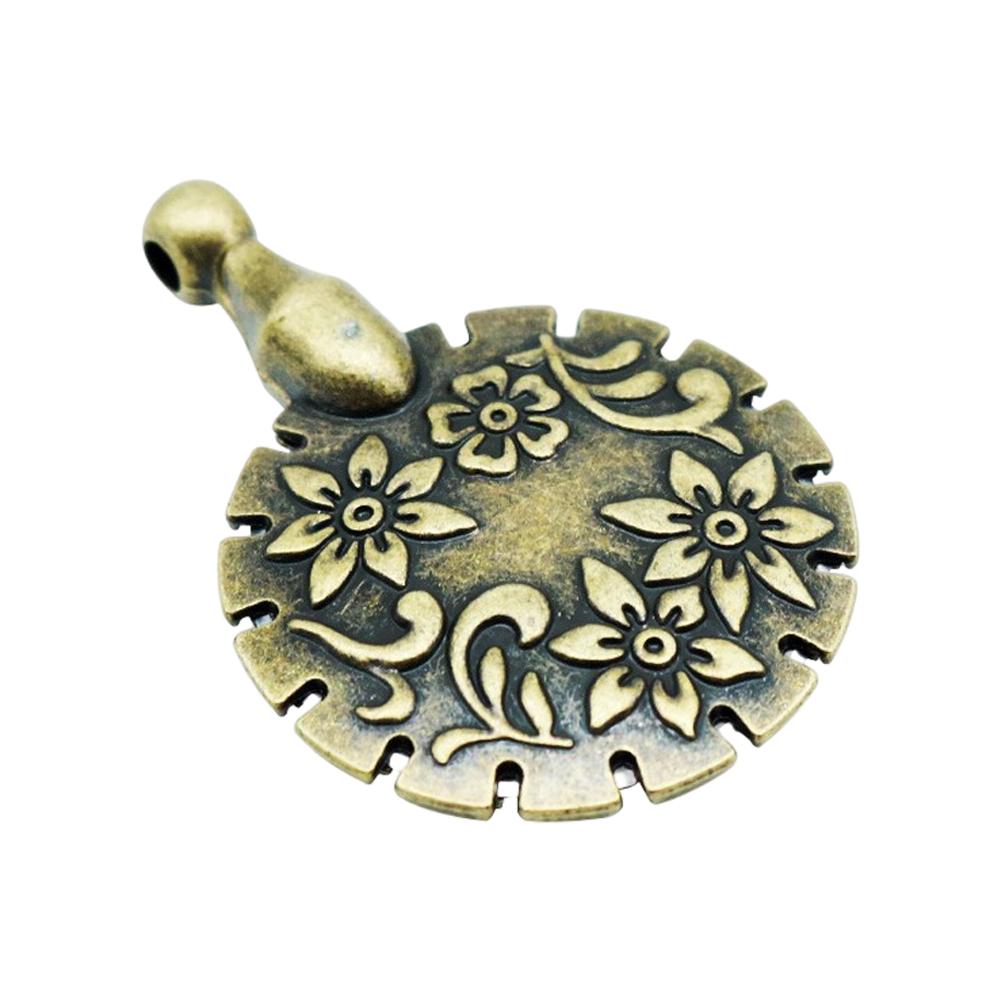 Cross Stitch Bronze Thread Cutter Pendant Yarn Cutter Pendant Retro Thread Breaker Slice for DIY Sewing Tools