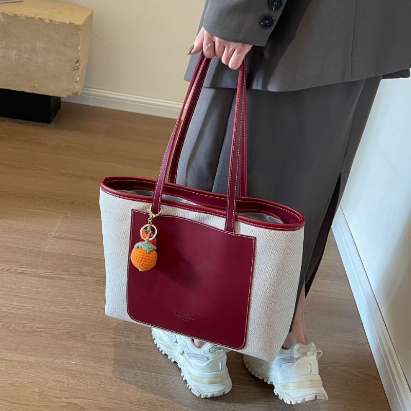 Холщовая сумка большой вместимости для женщин. Новинка 2024 года, осенне-зимняя повседневная универсальная текстурированная сумка через плечо для классных поездок на работу.