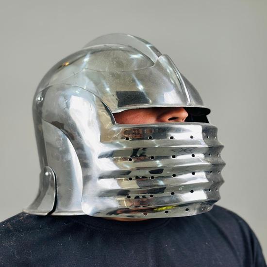 Maximus Helmet Medieval Knight Closed North Italian Bellows Helmet Cosplay Halloween Costume Gothic Armor Helmet Best Gift