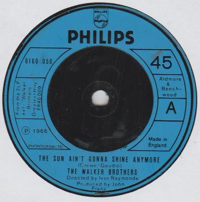 7-дюймовая пластинка WALKER BROTHERS - The Sun Ain't Gonna Shine Anymore 6160050 Philips 1976 UK Рок Б/У