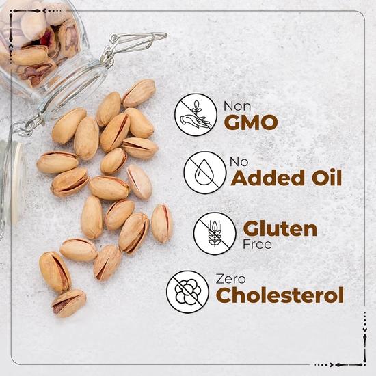 Калифорнийские жареные и соленые фисташки Happilo Premium, 200 г и 100% натуральные ядра кашмирских грецких орехов Deluxe, 200 г в комплекте