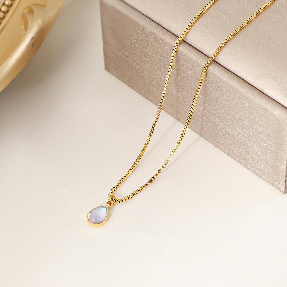 Ожерелье-чокер на ключицу с градиентом в форме слезы из лунного камня - Элегантное женское колье на цепочке-коробке.