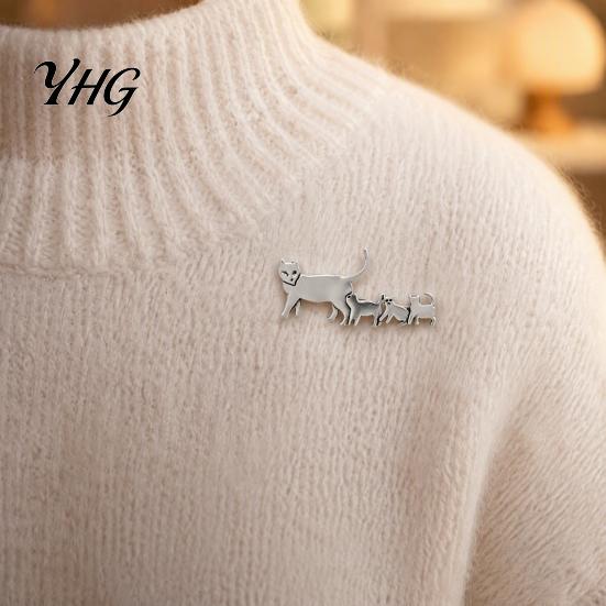 Daily Wear Brooch Cat Family Pin, Golden Silver Plated Alloy Kitten Lapel Tone Pin Animal Shape Badge Jewelry for Clothing Bags Hats Mini