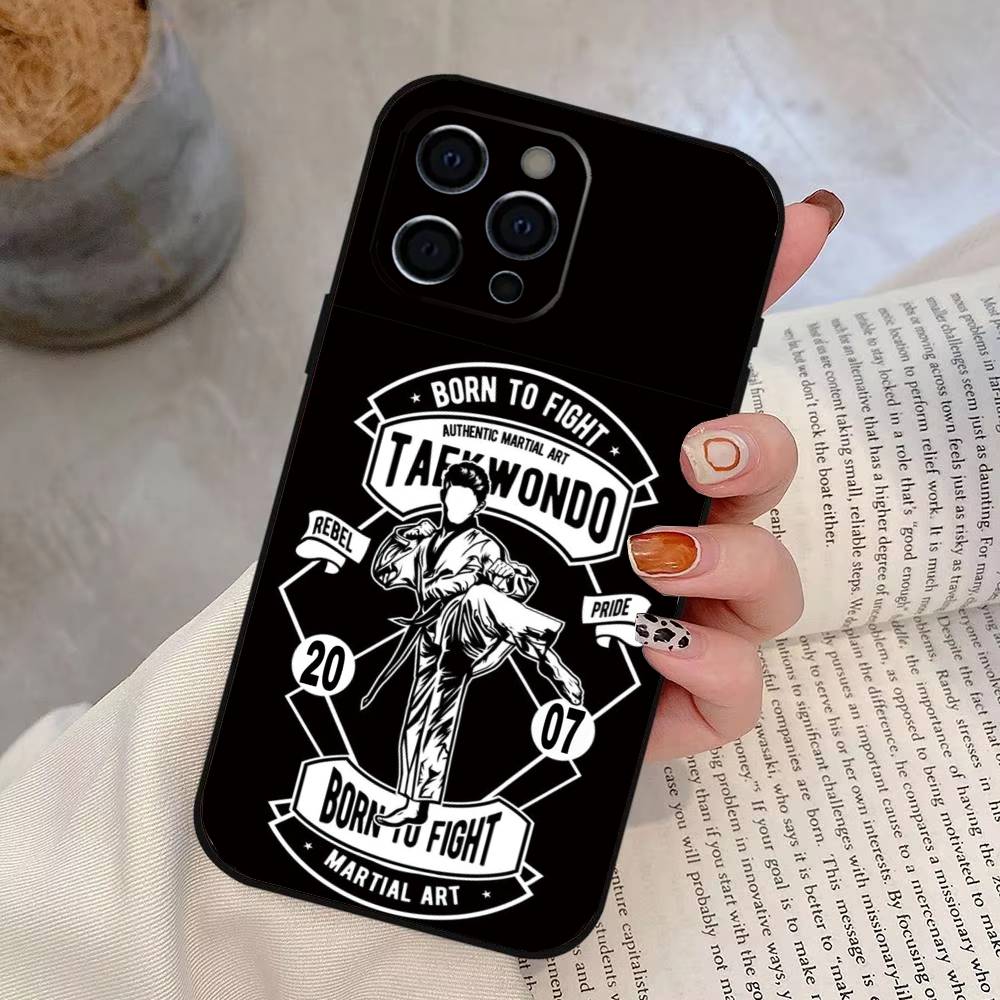 Чехол для телефона Каратэ для iPhone 17,16,15,14,13,12,11 Plus,Pro Max,XS,Мягкий силиконовый черный чехол
