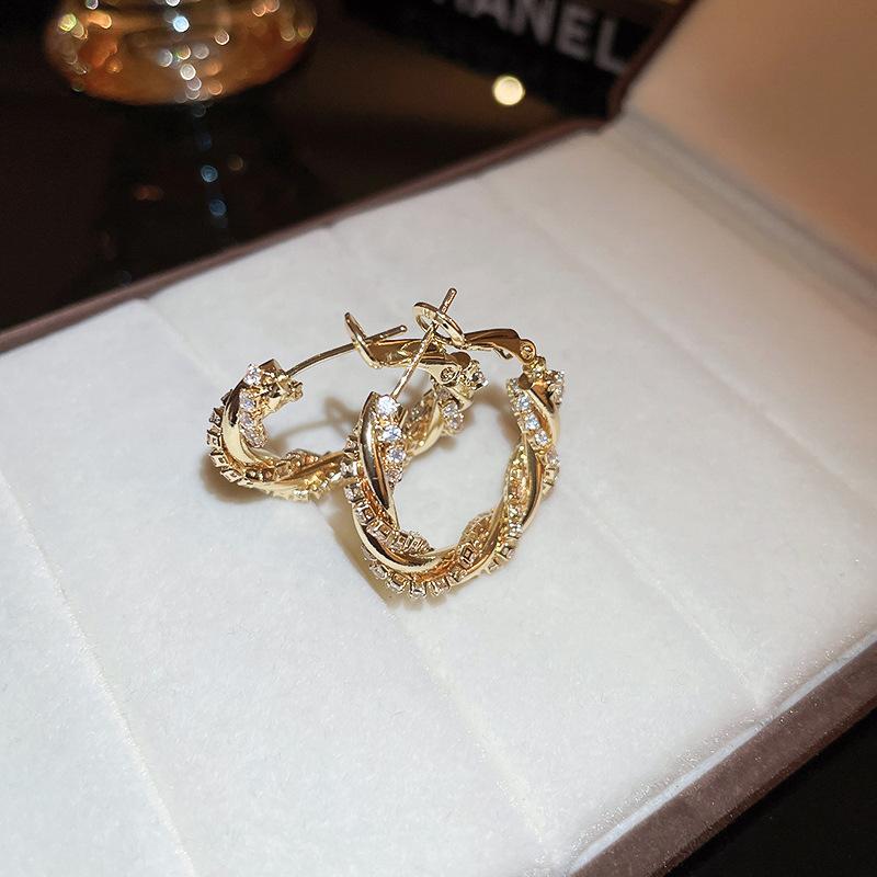 Personalized Design Twisted Twist Earrings, Niche Light Luxury Winding Earrings Internet Celebrity Earrings Of The Same Style