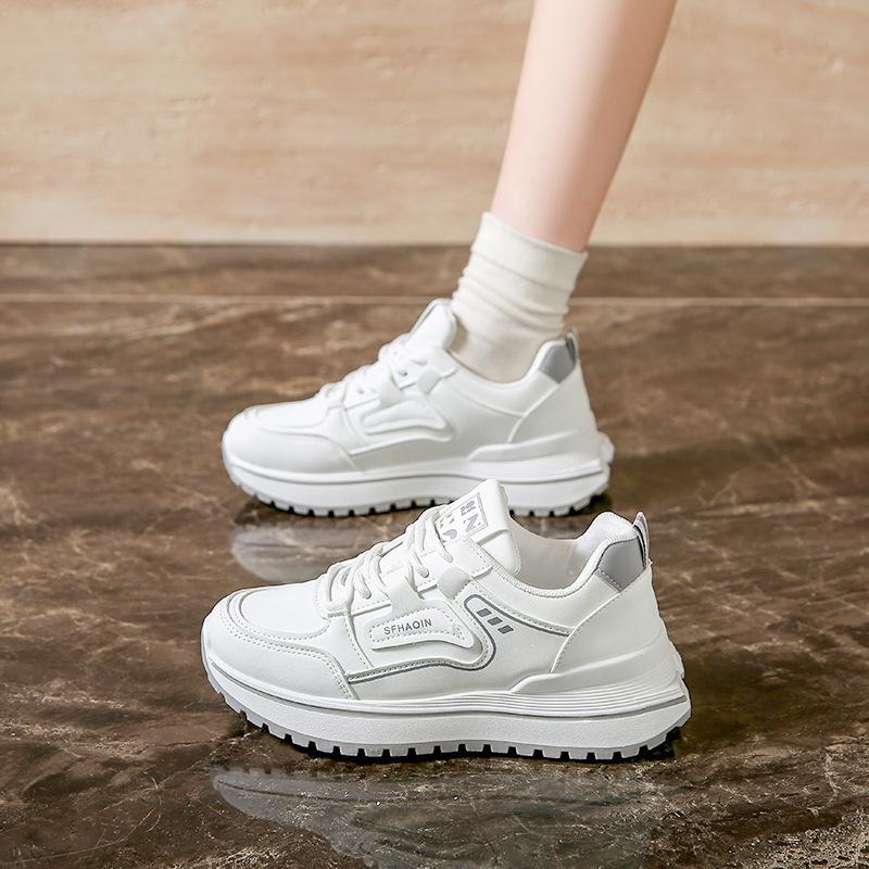 Инс корейская версия новых кроссовок для женщин 2025 весна студенческие беговые спортивные на толстой подошве увеличивающие рост повседневные туфли для женщин
