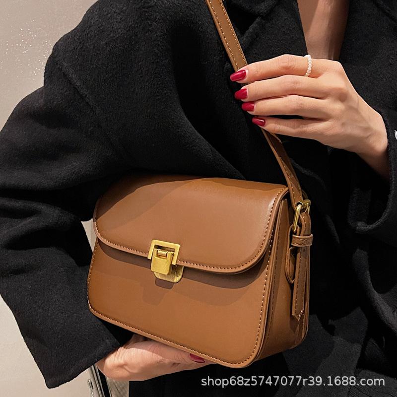 High-end tofu bag temperament women's bag 2025 new fashion commuter bag niche design crossbody bag small square bag