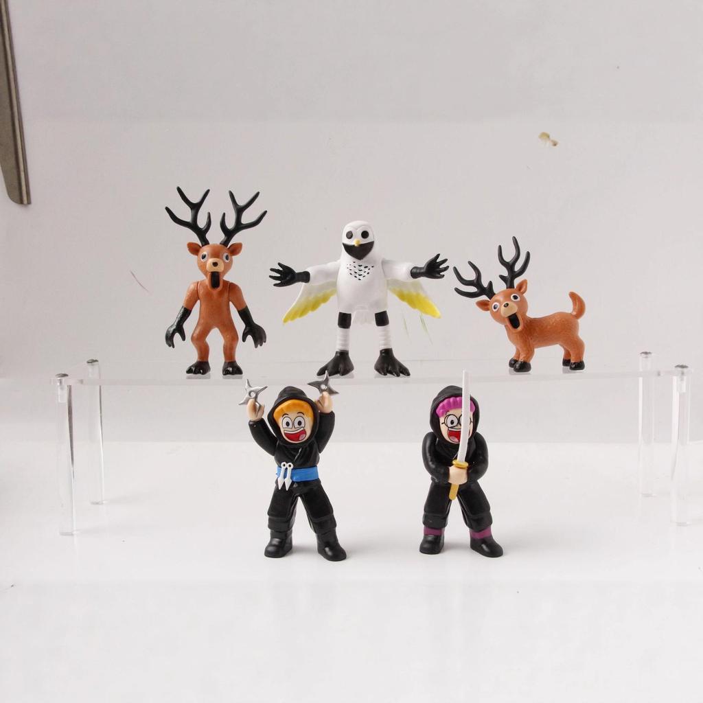 99 ночей в лесу: Игрушка-кукла Roblox 'Олень'