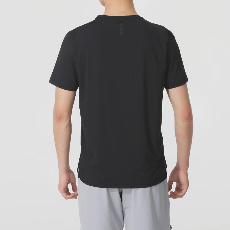 Under Armour Мужская тренировочная футболка с круглым вырезом и коротким рукавом