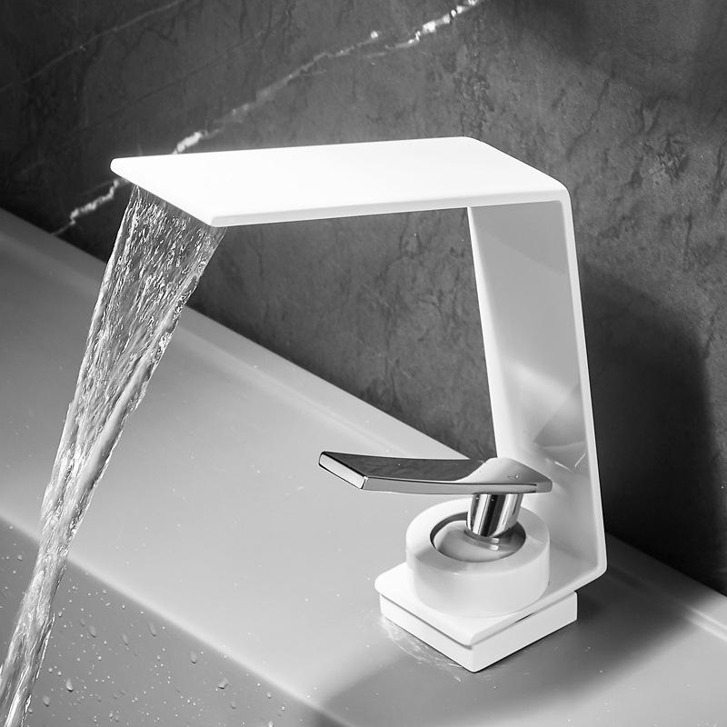 Смеситель для раковины в ванной, современный смеситель с одним отверстием, кран для горячей и холодной воды, смеситель для ванной комнаты, монтируемый на палубе, различные смесители для раковины