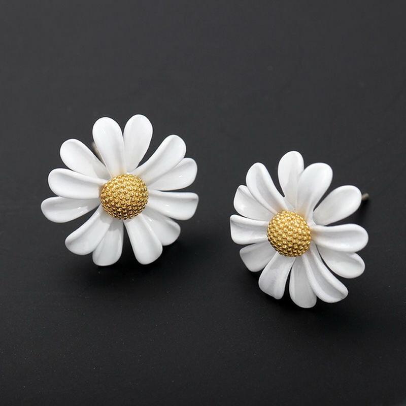 Korean Fashion Daisy Flowers Drop Earrings for Women Temperament Simple Long Tassel Earrings Female Party Wedding Jewelry Gifts
