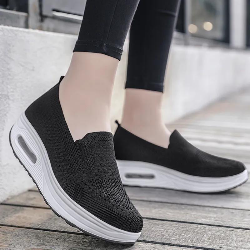 Летние женские кроссовки, дышащая вулканизированная обувь на платформе, однотонные женские лоферы на плоской подошве, повседневная прогулочная обувь на танкетке